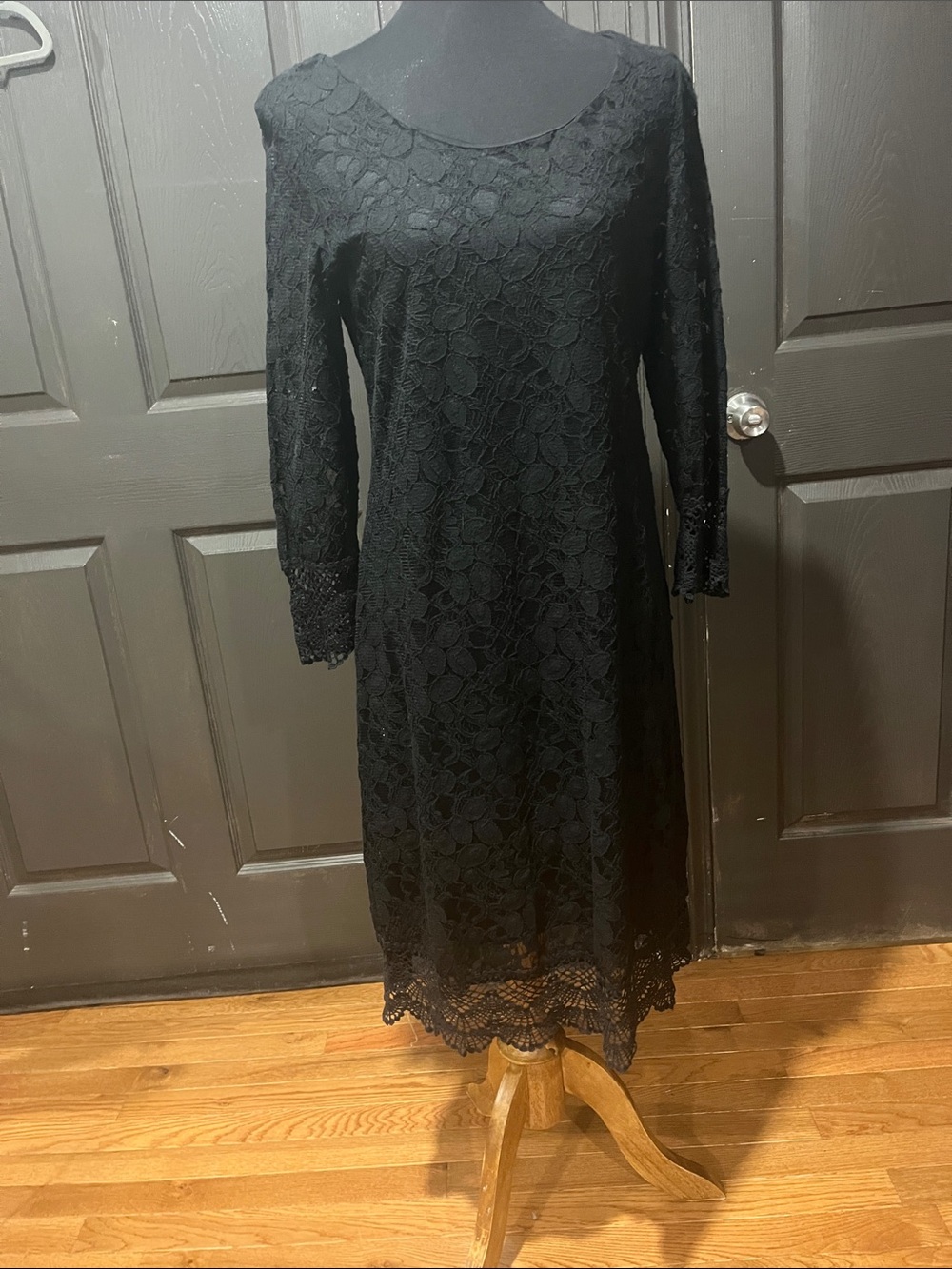 Lapis Black Lace Midi Dress